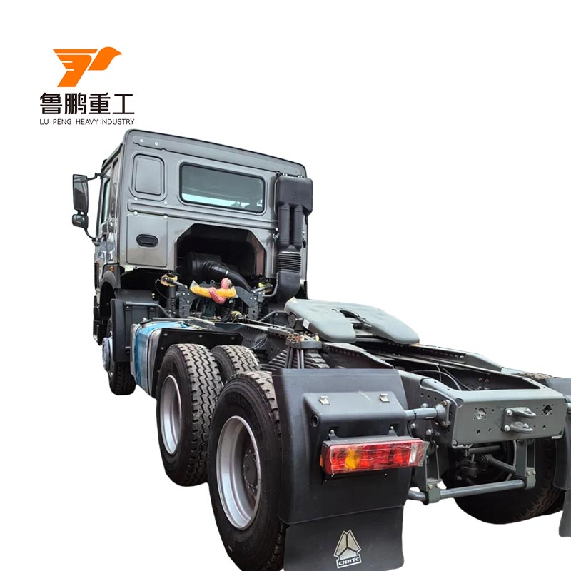 Low Mileage Second Hand Sinotruk Howo 371HP Truck Tractor